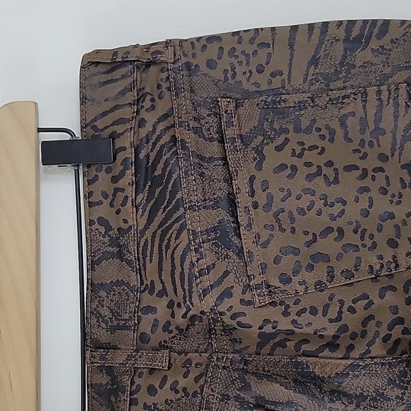 Chico's Brown Coated Animal Snakeskin Print Jeggings Size 8 - Picture 6 of 10